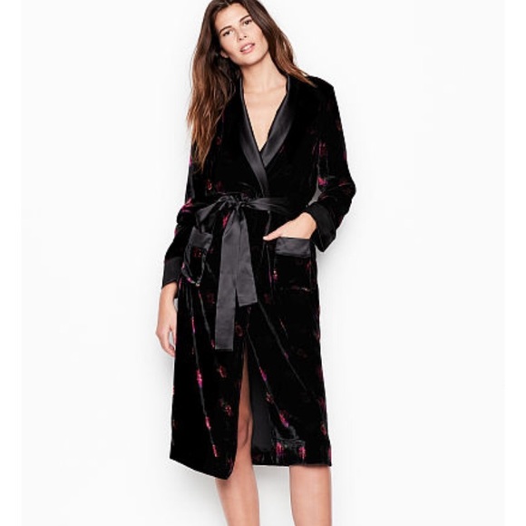 Victoria's Secret Other - Victoria’s Secret long robe